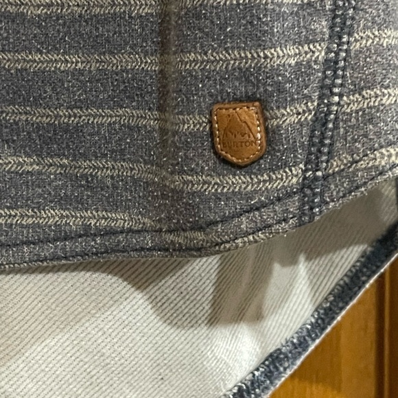 Burton durable goods, WB Ellmore pullover top, size XL gray stripe, cowl neck - Picture 2 of 3